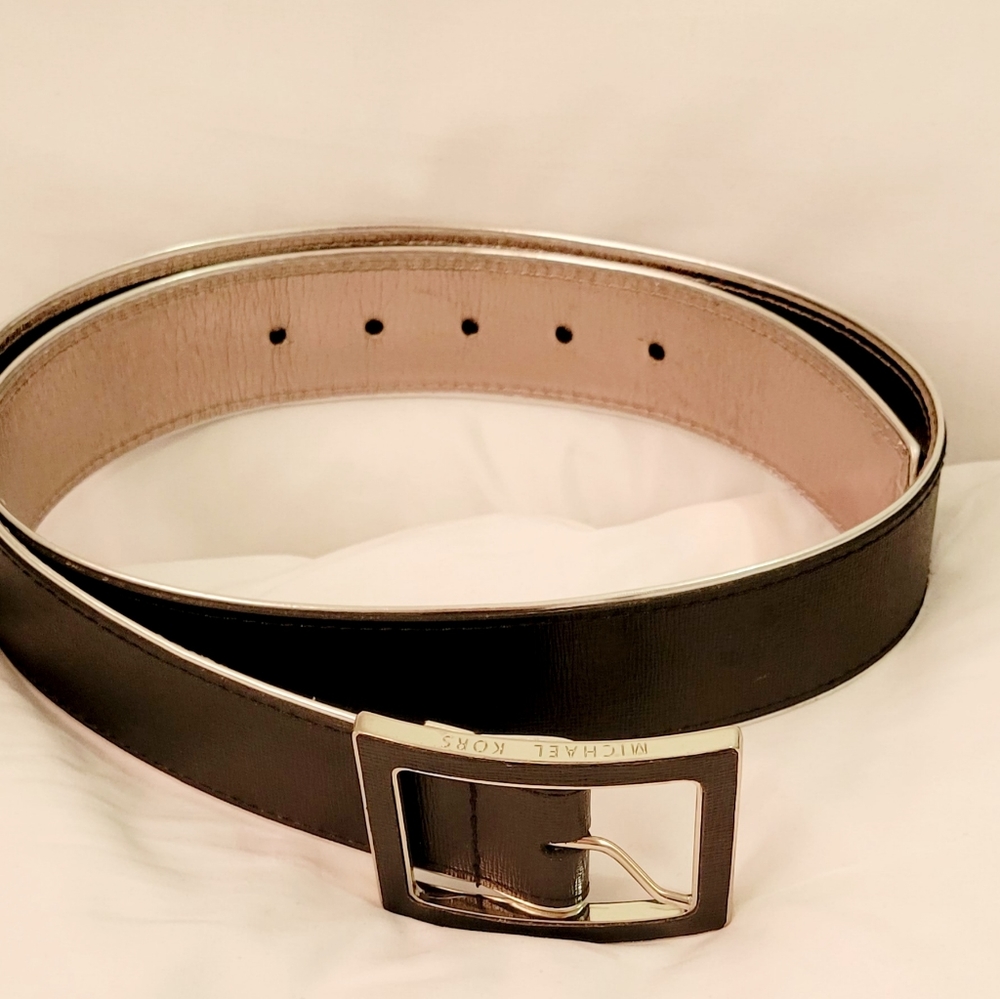 Authentic Michael kors belt size L black and silver